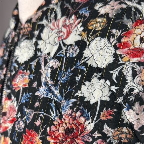 ZARA Floral Bomber Jacket with Relaxed Silhouette and Cropped Length Medium - Picture 4 of 13